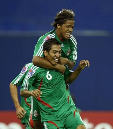 Omar Esparza (vorn) und Giovani dos Santos (beide Mexiko U 20) - Torjubel Fußball Länderspiel Herren U 20 WM 2007, U20, Junioren, Nationalteam, Nationaltrikot, Achtelfinale Gruppe Montreal Begeisterung, Freude, Fußball Länderspiel Herren U 20 WM 2007, U20, Junioren, Nationalteam, Nationaltrikot, Achtelfinale Gruppe Montreal Begeisterung, Freude,