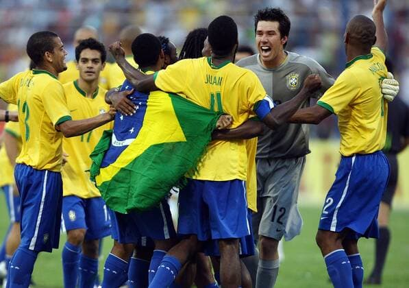 Torwart Doni (Brasilien) bejubelt gemeinsam mit seinen Teamkollegen den Gewinn der Copa America 2007 Fußball Länderspiel Herren Copa America 2007, Südamerika, Südamerikameisterschaft, Amerika Meisterschaft, Finale, Endspiel Gruppe Maracaibo Freude, Fußball Länderspiel Herren Copa America 2007, Südamerika, Südamerikameisterschaft, Amerika Meisterschaft, Finale, Endspiel Gruppe Maracaibo Freude,
