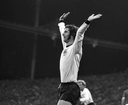 Gerd Müller (BR Deutschland) - Torjubel Fußball Herren Länderspiel 1972, Freundschaftsspiel, Nationalmannschaft, Nationaltrikot, BRD Einzelbild München Glück, Freude, Fußball Herren Länderspiel 1972, Freundschaftsspiel, Nationalmannschaft, Nationaltrikot, BRD Einzelbild München Glück, Freude,