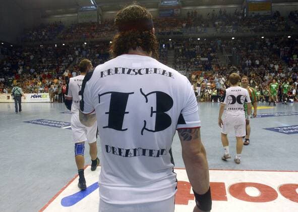 Stefan Kretzschmar (Magdeburg) betritt das Feld zu seinem Abschiedsspiels Handball 1. BL Herren Stefan Kretzschmars Abschiedsspiel 2007, Abschied, SC Magdeburg Gladiators, SCM Einzelbild Magdeburg Handball 1. BL Herren Stefan Kretzschmars Abschiedsspiel 2007, Abschied, SC Magdeburg Gladiators, SCM Einzelbild Magdeburg
