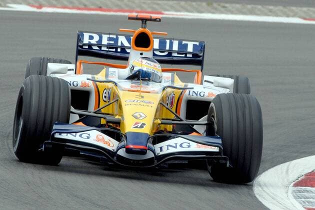 Giancarlo Fisichella (Italien Renault) in seinem Boliden - Motorsport Grand Prix Herren Großer Preis von Europa 2007, Formel 1 Weltmeisterschaft, F1, F, GP, WM, Freies Training Einzelbild Nürburging Nürburg Motorsport Grand Prix Herren Großer Preis von Europa 2007, Formel 1 Weltmeisterschaft, F1, F, GP, WM, Freies Training Einzelbild Nürburging Nürburg