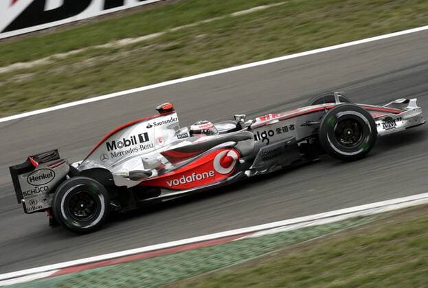 Fernando Alonso (Spanien McLaren Mercedes) in seinem Boliden Motorsport Grand Prix Herren Großer Preis von Europa 2007, Formel 1 Weltmeisterschaft, F1, F, GP, WM Einzelbild Nürburgring Nürburg Motorsport Grand Prix Herren Großer Preis von Europa 2007, Formel 1 Weltmeisterschaft, F1, F, GP, WM Einzelbild Nürburgring Nürburg