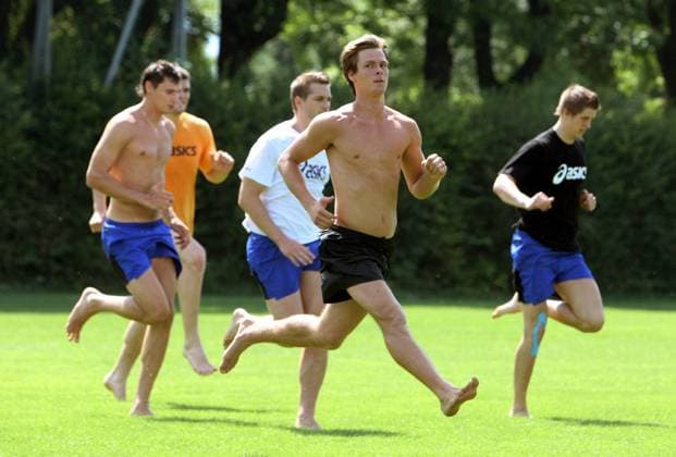 Sprinttraining Hamburg u.a mit Hans Lindberg (Mitte) Handball 1. BL Herren Saisonvorbereitung 2007 2008, Vorbereitung, Trainingslager, Training Gruppe Klagenfurt Handball 1. BL Herren Saisonvorbereitung 2007 2008, Vorbereitung, Trainingslager, Training Gruppe Klagenfurt