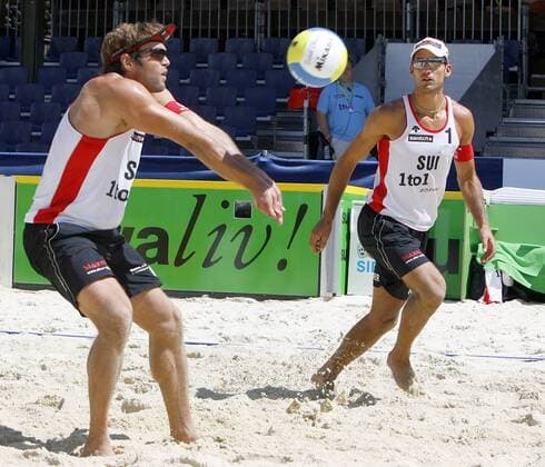 Marcel Gscheidle (li.) und Jan Schnider (Schweiz) Beachvolleyball WM Herren Beach WM 2007 Gruppe Gstaad Beachvolleyball WM Herren Beach WM 2007 Gruppe Gstaad