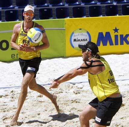 Christoph Dieckmann (li.) und Julius Brink (Deutschland) Beachvolleyball WM Herren Beach WM 2007 Gruppe Gstaad Beachvolleyball WM Herren Beach WM 2007 Gruppe Gstaad