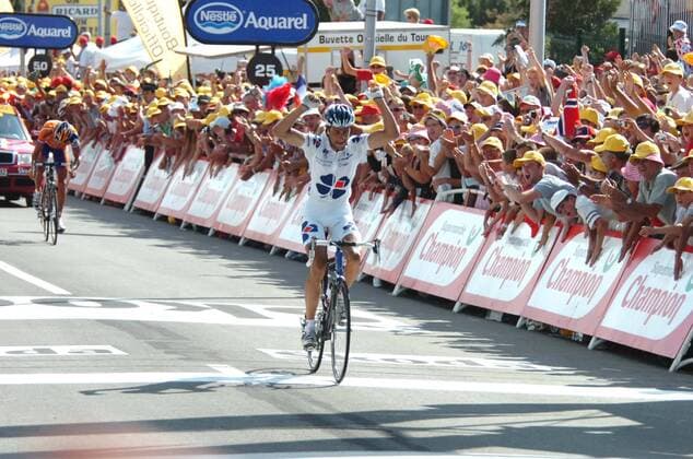 Sandy Casar (Frankreich Francaise des Jeux) gewinnt die 18. Etappe der Tour de France 2007 - Radsport Herren Tour de France 2007, ProTour, Straßenradsport, Straße, Rad, Totale 18. Etappe: Cahors - Angouleme Freude, Begeisterung, Radsport Herren Tour de France 2007, ProTour, Straßenradsport, Straße, Rad, Totale 18. Etappe: Cahors - Angouleme Freude, Begeisterung,