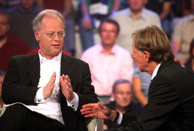 BDR Präsident Rudolf Scharping (Deutschland, li.) im aktuellen Sportstudio zu Gast bei ZDF Moderator Wolf Dieter Poschmann Radsport Herren Das aktuelle Sportstudio 2007, Sendung, Fernsehsendung, Sportsendung, ZDF Gruppe Mainz Radsport Herren Das aktuelle Sportstudio 2007, Sendung, Fernsehsendung, Sportsendung, ZDF Gruppe Mainz
