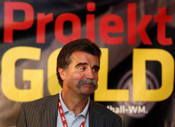 Bundestrainer Heiner Brand (Deutschland) gut gelaunt anlässlich der Premiere des Handball WM Dokumentarfilms Projekt Gold Handball Herren Filmpremiere Projekt Gold 2007, Filmpremieren, Premiere, Nationalteam Einzelbild Dresden Handball Herren Filmpremiere Projekt Gold 2007, Filmpremieren, Premiere, Nationalteam Einzelbild Dresden