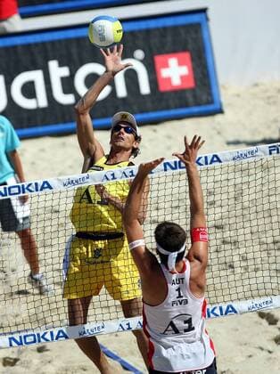Emanuel Rego (Brasilien, li.) gegen Alexander Huber (Österreich) Beachvolleyball Herren Beach World Tour 2007 Grand Slam, WorldTour Gruppe Klagenfurt Beachvolleyball Herren Beach World Tour 2007 Grand Slam, WorldTour Gruppe Klagenfurt