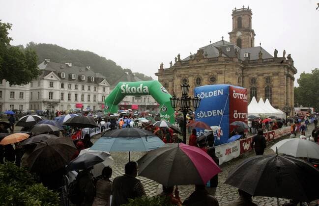 Verregnete erste Etappe der Deutschland Tour 2007 von Saarbrücken nach Saarbrücken Radsport Herren Deutschland Tour 2007, Deutschlandtour, ProTour, Straßenradsport, Straße, Rad, Totale 1. Etappe: Saarbrücken - Saarbrücken Radsport Herren Deutschland Tour 2007, Deutschlandtour, ProTour, Straßenradsport, Straße, Rad, Totale 1. Etappe: Saarbrücken - Saarbrücken