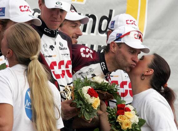 Jens Voigt (Deutschland CSC, re.) gewinnt das Mannschaftszeitfahren zur 2. Etappe der Deutschland Tour 2007 Radsport Herren Deutschland Tour 2007, Deutschlandtour, ProTour, Straßenradsport, Straße, Rad, Zeitfahren Gruppe 2. Etappe: Bretten - Bretten Radsport Herren Deutschland Tour 2007, Deutschlandtour, ProTour, Straßenradsport, Straße, Rad, Zeitfahren Gruppe 2. Etappe: Bretten - Bretten