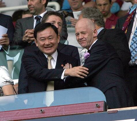 Thaksin Shinawatra (Thailand, li.), ehemaliger Ministerpräsident Thailands und neuer Teambesitzer von Manchester City, mit West Ham Eigner Eggert Magnusson (Island) auf der Tribüne-  Fußball Herren English Premier League 2007 2008, 1. Englische Liga, West Ham United - Manchester City 0:2 Gruppe Politiker, people, London Freude, Fußball Herren English Premier League 2007 2008, 1. Englische Liga, West Ham United - Manchester City 0:2 Gruppe Politiker, people, London Freude,