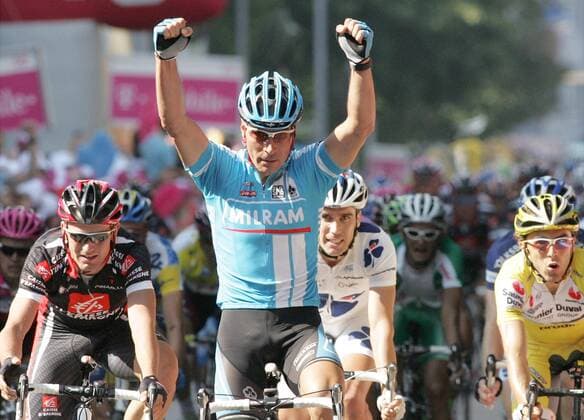Erik Zabel (Deutschland Milram) gewinnt die dritte Etappe der Deutschland Tour 2007 Radsport Herren Deutschland Tour 2007, Deutschlandtour, ProTour, Straßenradsport, Straße, Rad, Vdig Gruppe 3. Etappe: Pforzheim - Offenburg Begeisterung, Freude, Radsport Herren Deutschland Tour 2007, Deutschlandtour, ProTour, Straßenradsport, Straße, Rad, Vdig Gruppe 3. Etappe: Pforzheim - Offenburg Begeisterung, Freude,