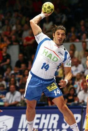 Bertrand Gille (Hamburg) am Ball Handball 1. BL Herren Saison 2007 2008, Test, Testspiel, Vorbereitung, Saisonvorbereitung, HSV Hamburg Einzelbild Hamburg Dynamik, Handball 1. BL Herren Saison 2007 2008, Test, Testspiel, Vorbereitung, Saisonvorbereitung, HSV Hamburg Einzelbild Hamburg Dynamik,
