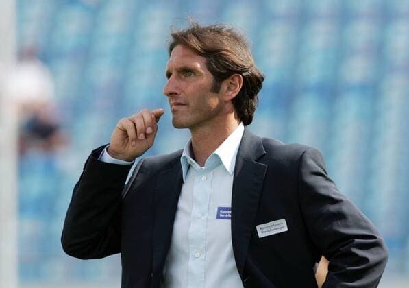 Trainer Bruno Labbadia (Fürth) zögert Fußball 2. BL Herren Saison 2007 2008, SpVgg Greuther Fürth Einzelbild Fürth Nachdenklichkeit, Fußball 2. BL Herren Saison 2007 2008, SpVgg Greuther Fürth Einzelbild Fürth Nachdenklichkeit,