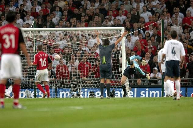 Torwart Jens Lehmann (Deutschland, 2.v.re.) kann den 1:0 Führungstreffer von England nicht verhindern Fußball Länderspiel Herren Freundschaftsspiel 2007, Test, Testspiel, Nationalmannschaft, Nationaltrikot Totale London Dynamik, Fußball Länderspiel Herren Freundschaftsspiel 2007, Test, Testspiel, Nationalmannschaft, Nationaltrikot Totale London Dynamik,