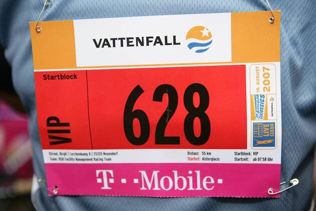 Startnummer 628 geht vom vip Startblock ins Jedermannrennen im Rahmen der Vattenfall Cyclassics 2007 Radsport 1. BL Damen Vattenfall Cyclassics 2007, Jedermänner, Jedermann, Jedermannrennen, Rennen, Freizeit, Freizeitsport Einzelbild o0 Deutschland Hamburg Radsport 1. BL Damen Vattenfall Cyclassics 2007, Jedermänner, Jedermann, Jedermannrennen, Rennen, Freizeit, Freizeitsport Einzelbild o0 Deutschland Hamburg