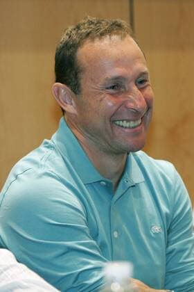Trainer Jean Pierre Papin (Lens) während der Pressekonferenz - (pan21857) Fußball Herren Ligue 1 2007 2008, 1. Französische Liga, RC Lens, Pressekonferenz, Pressetermin Porträt Racing Club de, RCL, Lens o0 Präsentation Freude, Fußball Herren Ligue 1 2007 2008, 1. Französische Liga, RC Lens, Pressekonferenz, Pressetermin Porträt Racing Club de, RCL, Lens o0 Präsentation Freude,