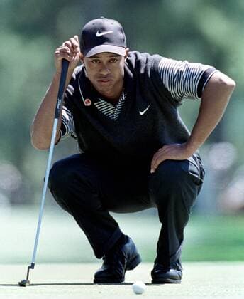 Eldrick Tiger Woods (USA) nachdenklich -  (AUG97041012) Golf Herren Masters Tournament 1997, PGA Tour, Einzelbild Augusta Nachdenklichkeit, Golf Herren Masters Tournament 1997, PGA Tour, Einzelbild Augusta Nachdenklichkeit,