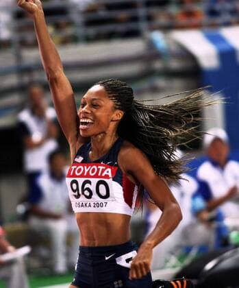Allyson Felix (USA) - Weltmeisterin über 200 m in Osaka 2007 - Leichtathletik WM Damen WM 2007, 200m, 200 m, Meter, Sprint, Kurzstrecke, Finale, Endlauf Einzelbild Osaka Freude, Begeisterung, Leichtathletik WM Damen WM 2007, 200m, 200 m, Meter, Sprint, Kurzstrecke, Finale, Endlauf Einzelbild Osaka Freude, Begeisterung,