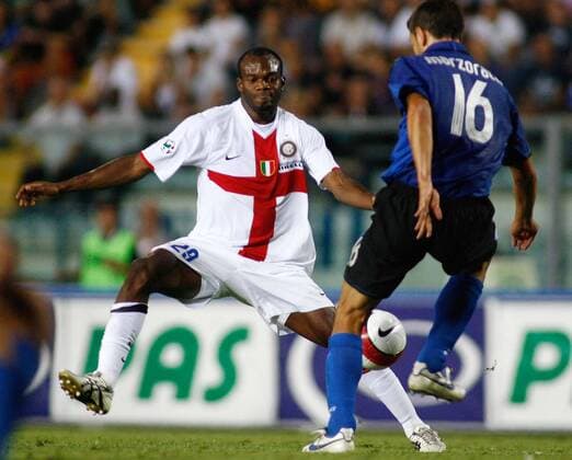 David Suazo (Inter Mailand, li.) gegen Marzoratti (Empoli) -  Fußball Herren Serie A 2007 2008, 1. Italienische Liga, FC Empoli - FC Internazionale Mailand 0:2, Inter Gruppe Florenz Dynamik, Fußball Herren Serie A 2007 2008, 1. Italienische Liga, FC Empoli - FC Internazionale Mailand 0:2, Inter Gruppe Florenz Dynamik,