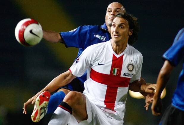 Zlatan Ibrahimovic (Inter Mailand, vorn) gegen Andrea Raggi (Empoli) -  Fußball Herren Serie A 2007 2008, 1. Italienische Liga, FC Empoli - FC Internazionale Mailand 0:2, Inter Gruppe Florenz Dynamik, Fußball Herren Serie A 2007 2008, 1. Italienische Liga, FC Empoli - FC Internazionale Mailand 0:2, Inter Gruppe Florenz Dynamik,
