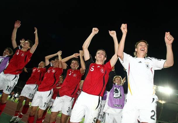 Schlußjubel Deutschland U17, v.re.: Kai Bastian Evers, Konstantin Rausch, Jonas Strifler, Dennis Dowidat, Alexander Esswein und Mario Erb Fußball WM Herren U17 WM 2007, U 17 Junioren, Länderspiel, Nationalmannschaft, Nationaltrikot Gruppe Goyang Freude, Begeisterung, Fußball WM Herren U17 WM 2007, U 17 Junioren, Länderspiel, Nationalmannschaft, Nationaltrikot Gruppe Goyang Freude, Begeisterung,