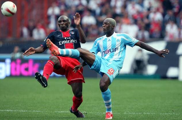Djibril Cisse (Marseille, re.) gegen Zoumana Camara (Paris St. Germain) -  (pan21985) Fußball Herren Ligue 1 2007 2008, 1. Französische Liga, Paris St. Germain - Olympique Marseille 1:1, PSG, Saint, OM Gruppe Paris Dynamik, Fußball Herren Ligue 1 2007 2008, 1. Französische Liga, Paris St. Germain - Olympique Marseille 1:1, PSG, Saint, OM Gruppe Paris Dynamik, 