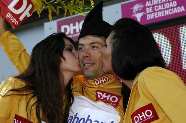 Oscar Freire (Spanien Rabobank) trägt nach der 3. Etappe der Vuelta 2007 weiterhin das goldene Trikot - Radsport Herren 62. Vuelta a Espana 2007, Spanienrundfahrt, ProTour, Straßenradsport, Straße, Rad Gruppe 3. Etappe: Viveiro - Luarca Freude, Radsport Herren 62. Vuelta a Espana 2007, Spanienrundfahrt, ProTour, Straßenradsport, Straße, Rad Gruppe 3. Etappe: Viveiro - Luarca Freude,