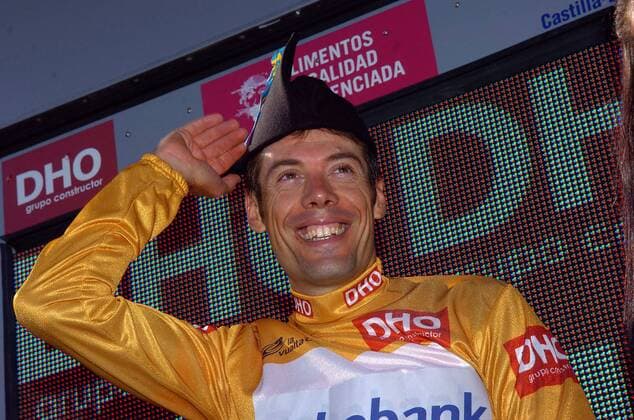 Oscar Freire (Spanien Rabobank) trägt nach der 3. Etappe der Vuelta 2007 weiterhin das goldene Trikot - Radsport Herren 62. Vuelta a Espana 2007, Spanienrundfahrt, ProTour, Straßenradsport, Straße, Rad Einzelbild 3. Etappe: Viveiro - Luarca Freude, Radsport Herren 62. Vuelta a Espana 2007, Spanienrundfahrt, ProTour, Straßenradsport, Straße, Rad Einzelbild 3. Etappe: Viveiro - Luarca Freude,