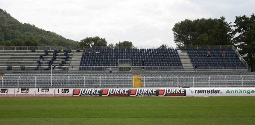 Carl Zeiss Jena erweitert aufgrund von DFL Auflagen seine Stadionkapazität mit einer provisorischen Tribüne Fußball 2. BL Herren Saison 2007 2008, FC, Stadionausbau, Stadionerweiterung, Ausbau, Aufbau, Anbau, Stadionumbau Totale Bestuhlung, Sitzplatz, Sitzplätze, Baustelle, Bauarbeiten, Ernst Abbe Sportfeld Fußball 2. BL Herren Saison 2007 2008, FC, Stadionausbau, Stadionerweiterung, Ausbau, Aufbau, Anbau, Stadionumbau Totale Bestuhlung, Sitzplatz, Sitzplätze, Baustelle, Bauarbeiten, Ernst Abbe Sportfeld