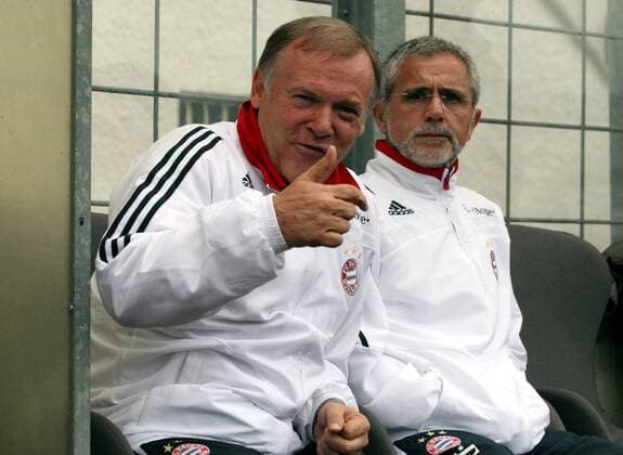 Trainer Hermann Gerland (li.) besser gelaunt als Co Trainer Gerd Müller (beide Bayern II) Fußball Herren Regionalliga Süd 2007 2008, 3. Liga, FC Bayern München II, Amateure, Amat, A, II Gruppe München Fußball Herren Regionalliga Süd 2007 2008, 3. Liga, FC Bayern München II, Amateure, Amat, A, II Gruppe München