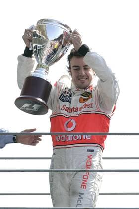 Fernando Alonso (Spanien McLaren Mercedes) jubelt über den Sieg beim GP von Italien 2007 Motorsport Grand Prix Herren Großer Preis von Italien 2007, Formel 1 Weltmeisterschaft, F1, F, GP, WM Einzelbild Monza Freude, Motorsport Grand Prix Herren Großer Preis von Italien 2007, Formel 1 Weltmeisterschaft, F1, F, GP, WM Einzelbild Monza Freude,