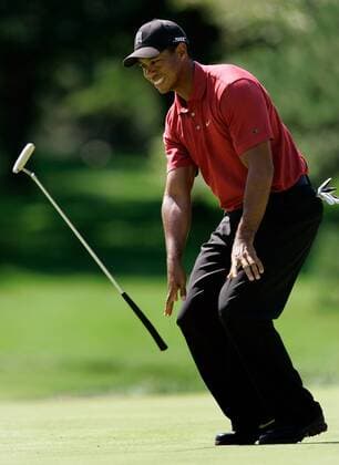 Eldrick Tiger Woods (USA) lässt enttäuscht den Schläger fallen -  (CHI2007090902) Golf Herren BMW Championship 2007, PGA Tour, FedEx, Fed Ex Cup Einzelbild Cog Hill Golf and Country Club Lemont Enttäuschung, Golf Herren BMW Championship 2007, PGA Tour, FedEx, Fed Ex Cup Einzelbild Cog Hill Golf and Country Club Lemont Enttäuschung,
