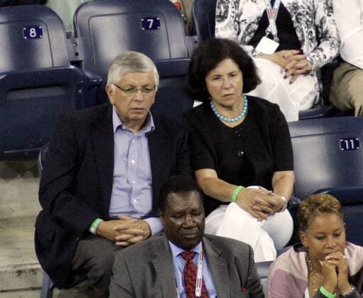 NBA Commissioner David J. Stern (USA) mit seiner Frau als Zuschauer bei den US Open 2007 - (Icon33032319) Tennis Damen US Open 2007, Grand Slam, WTA Tour, Finale, Basketball Gruppe Flushing Meadow New York, NY, N. Y. Tennis Damen US Open 2007, Grand Slam, WTA Tour, Finale, Basketball Gruppe Flushing Meadow New York, NY, N. Y. EDITORIAL USE ONLY