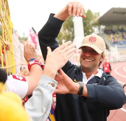 Trainer Jürgen Klopp (Mainz) bedankt sich bei den Anhängern Fußball 2. BL Herren Saison 2007 2008, FSV Mainz 05 Einzelbild Jena Freude, Fußball 2. BL Herren Saison 2007 2008, FSV Mainz 05 Einzelbild Jena Freude,