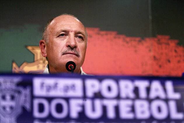 Nationaltrainer Luiz Felipe Scolari (Portugal) äußert sich während einer Pressekonferenz -  Fußball Herren Nationalteam 2007, Pressekonferenz, Pressetermin Einzelbild Lissabon Fußball Herren Nationalteam 2007, Pressekonferenz, Pressetermin Einzelbild Lissabon