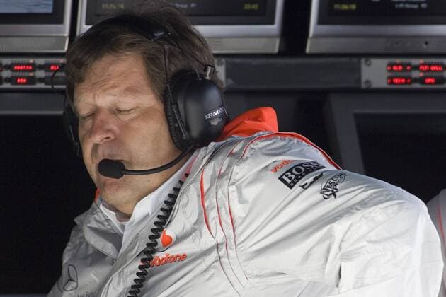 Motorsportchef Norbert Haug (Deutschland McLaren Mercedes) enttäuscht Motorsport Grand Prix Herren Großer Preis von Belgien 2007, Formel 1 Weltmeisterschaft, F1, F, GP, WM, Qualifying Einzelbild o0 müde, Müdigkeit Spa Francorchamps Enttäuschung, Nachdenklichkeit, Langeweile, Motorsport Grand Prix Herren Großer Preis von Belgien 2007, Formel 1 Weltmeisterschaft, F1, F, GP, WM, Qualifying Einzelbild o0 müde, Müdigkeit Spa Francorchamps Enttäuschung, Nachdenklichkeit, Langeweile,