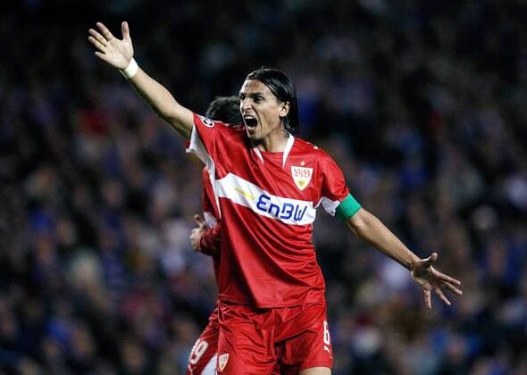 Fernando Meira (Stuttgart) beschwert sich lautstark Fußball EC 1 Herren Champions League 2007 2008, VfB Stuttgart, Vdig Einzelbild Glasgow Spannung, Wut, Fußball EC 1 Herren Champions League 2007 2008, VfB Stuttgart, Vdig Einzelbild Glasgow Spannung, Wut,