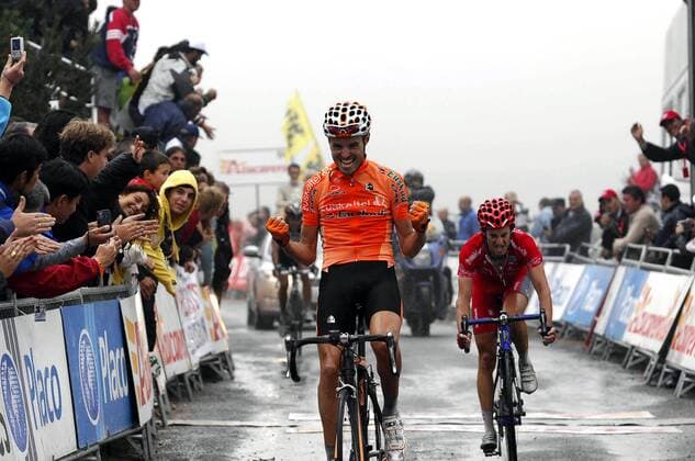 Samuel Sanchez Gonzalez (Spanien Euskaltel Euskadi) gewinnt hier die 19. Etappe der Vuelta a Espana 2007 - Radsport Herren Vuelta a Espana 2007, Spanienrundfahrt, ProTour, Straße, Rad, Straßenradsport Einzelbild 19. Etappe Avila - Alto de Abantos Freude, Radsport Herren Vuelta a Espana 2007, Spanienrundfahrt, ProTour, Straße, Rad, Straßenradsport Einzelbild 19. Etappe Avila - Alto de Abantos Freude,