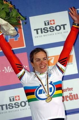 Hanka Kupfernagel (Deutschland) gewinnt die Weltmeisterschaft im Einzelzeitfahren 2007 - Radsport WM Damen WM 2007, Straßenradsport, Straße, Rad, Nationaltrikot, Zeitfahren, Einzelzeitfahren Einzelbild Stuttgart Radsport WM Damen WM 2007, Straßenradsport, Straße, Rad, Nationaltrikot, Zeitfahren, Einzelzeitfahren Einzelbild Stuttgart