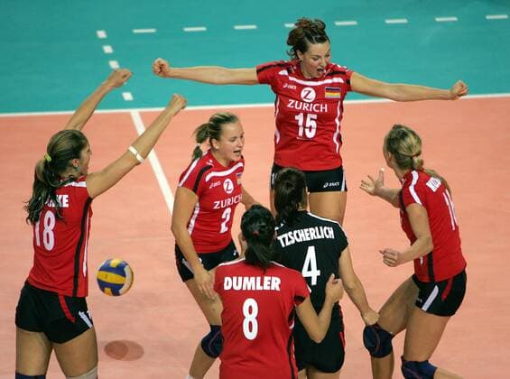 Jubel Deutschland mit Angelina Grün (hi.) und Kathleen Weiss (2.v.li.) -  Volleyball EM Damen EM 2007, Nationalteam, Länderspiel, Nationaltrikot Gruppe Charleroi Freude, Volleyball EM Damen EM 2007, Nationalteam, Länderspiel, Nationaltrikot Gruppe Charleroi Freude,