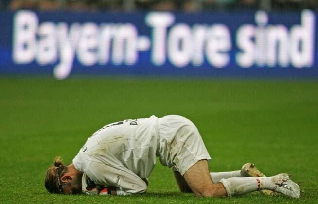 Für Torwart Tomislav Piplica (Cottbus) sind Bayern Tore eine deprimierende Angelegenheit Fußball 1. BL Herren Saison 2007 2008, FC Bayern München - FC Energie Cottbus 5:0 Einzelbild München Enttäuschung, Verzweiflung, Komik Fußball 1. BL Herren Saison 2007 2008, FC Bayern München - FC Energie Cottbus 5:0 Einzelbild München Enttäuschung, Verzweiflung, Komik