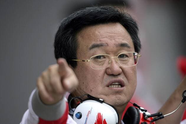 Vizepräsident Tadashi Yamashina (Japan Toyota) gibt die Richtung an - Motorsport Grand Prix Herren Großer Preis von Japan 2007, Formel 1 Weltmeisterschaft, F1, F, GP, WM, Qualifying Porträt Fuji Motorsport Grand Prix Herren Großer Preis von Japan 2007, Formel 1 Weltmeisterschaft, F1, F, GP, WM, Qualifying Porträt Fuji
