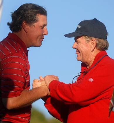 Phil Mickelson (li.) freut sich mit Teamkapitän Jack Nicklaus (beide USA) -  (MON20070929340) Golf Herren The Presidents Cup 2007, President s, PGA Tour Gruppe Montreal Golf Herren The Presidents Cup 2007, President s, PGA Tour Gruppe Montreal