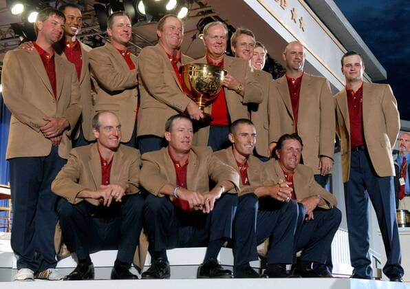 Team USA gewinnt den Presidents Cup 2007, hi.v.li.: Lucas Glover, Eldrick Tiger Woods, Scott Verplank, Co Kapitän Jeff Sluman, Steve Stricker, Kapitän Jack Nicklaus, David Toms, Hunter Mahan... - (MON20070930327) Golf Herren The Presidents Cup 2007, President s, PGA Tour Totale o0 Kleidung Montreal Freude, Golf Herren The Presidents Cup 2007, President s, PGA Tour Totale o0 Kleidung Montreal Freude,