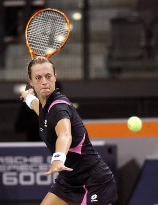 Martina Müller (Deutschland) fixiert den Ball Tennis Damen Porsche Tennis Grand Prix 2007, WTA Tour Einzelbild Stuttgart Tennis Damen Porsche Tennis Grand Prix 2007, WTA Tour Einzelbild Stuttgart