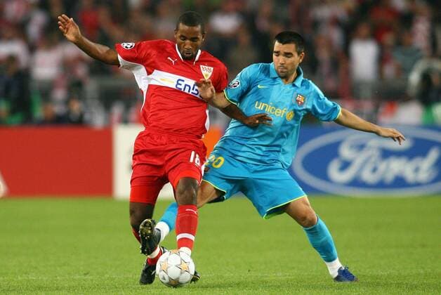 Deco (FC Barcelona, re.) gegen Cacau (Stuttgart) Fußball EC 1 Herren Champions League 2007 2008, VfB Stuttgart - FC Barcelona, Barca Gruppe Stuttgart Dynamik, Fußball EC 1 Herren Champions League 2007 2008, VfB Stuttgart - FC Barcelona, Barca Gruppe Stuttgart Dynamik,