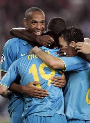 Torjubel FC Barcelona u.a. mit Thierry Henry (li.) Fußball EC 1 Herren Champions League 2007 2008, FC Barca Gruppe Stuttgart Freude, Fußball EC 1 Herren Champions League 2007 2008, FC Barca Gruppe Stuttgart Freude,