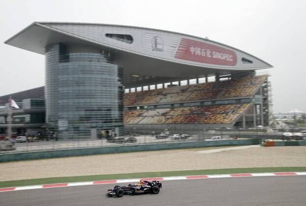 David Coulthard (Schottland Red Bull) in seinem Boliden Motorsport Grand Prix Herren Großer Preis von China 2007, Formel 1 Weltmeisterschaft, F1, F, GP, WM Totale Shanghai Motorsport Grand Prix Herren Großer Preis von China 2007, Formel 1 Weltmeisterschaft, F1, F, GP, WM Totale Shanghai